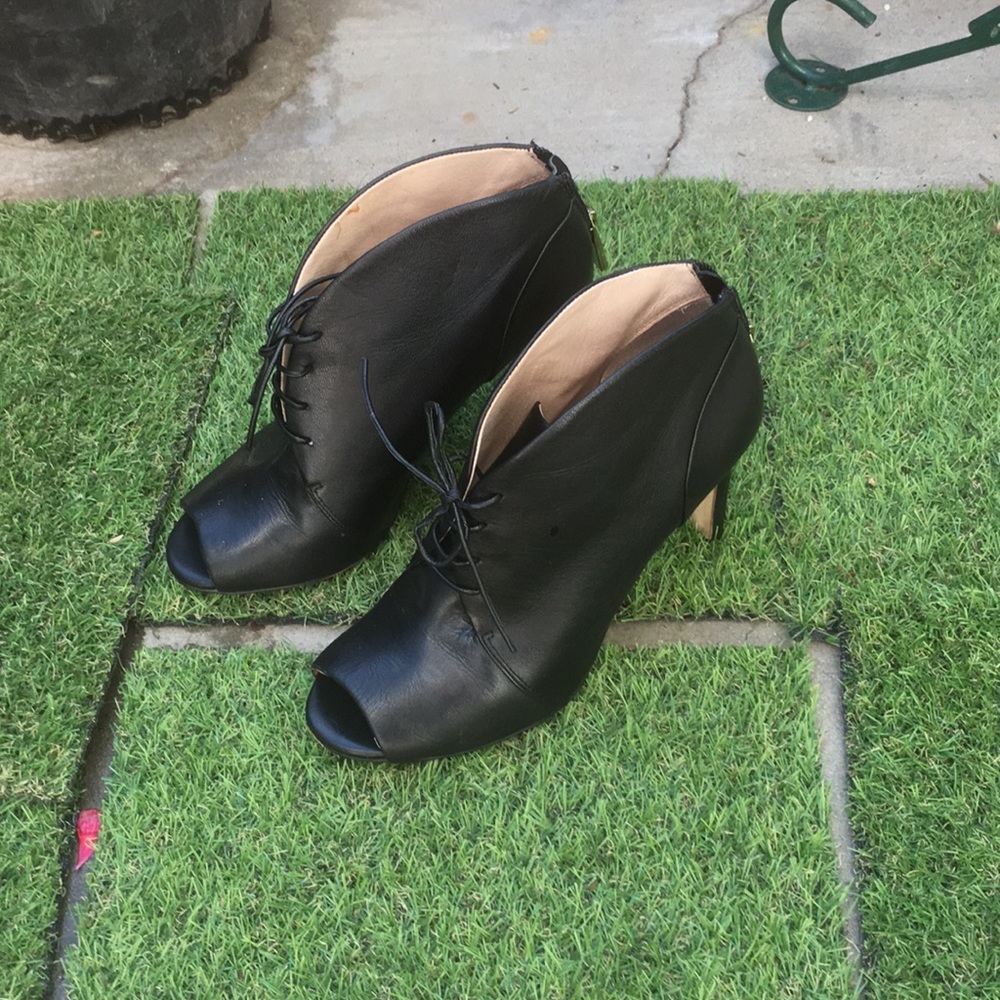 Louise et Cie Black leather shoes